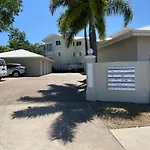 Lakeside Central Apartment